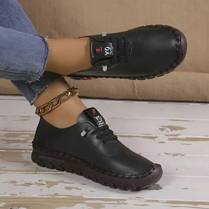 Hnědé Kožené Mokasíny s Řetězem - Elegantní Dámské Boty na Každý Den