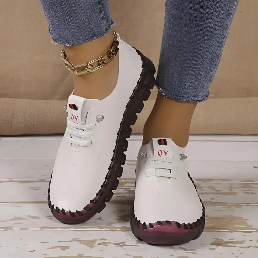 Hnědé Kožené Mokasíny s Řetězem - Elegantní Dámské Boty na Každý Den