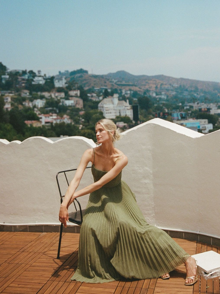 Katarzyna | Plisovaná midi šaty s korzetem