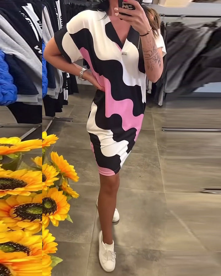 Karina | Šaty s potiskem vln a výstřihem do V