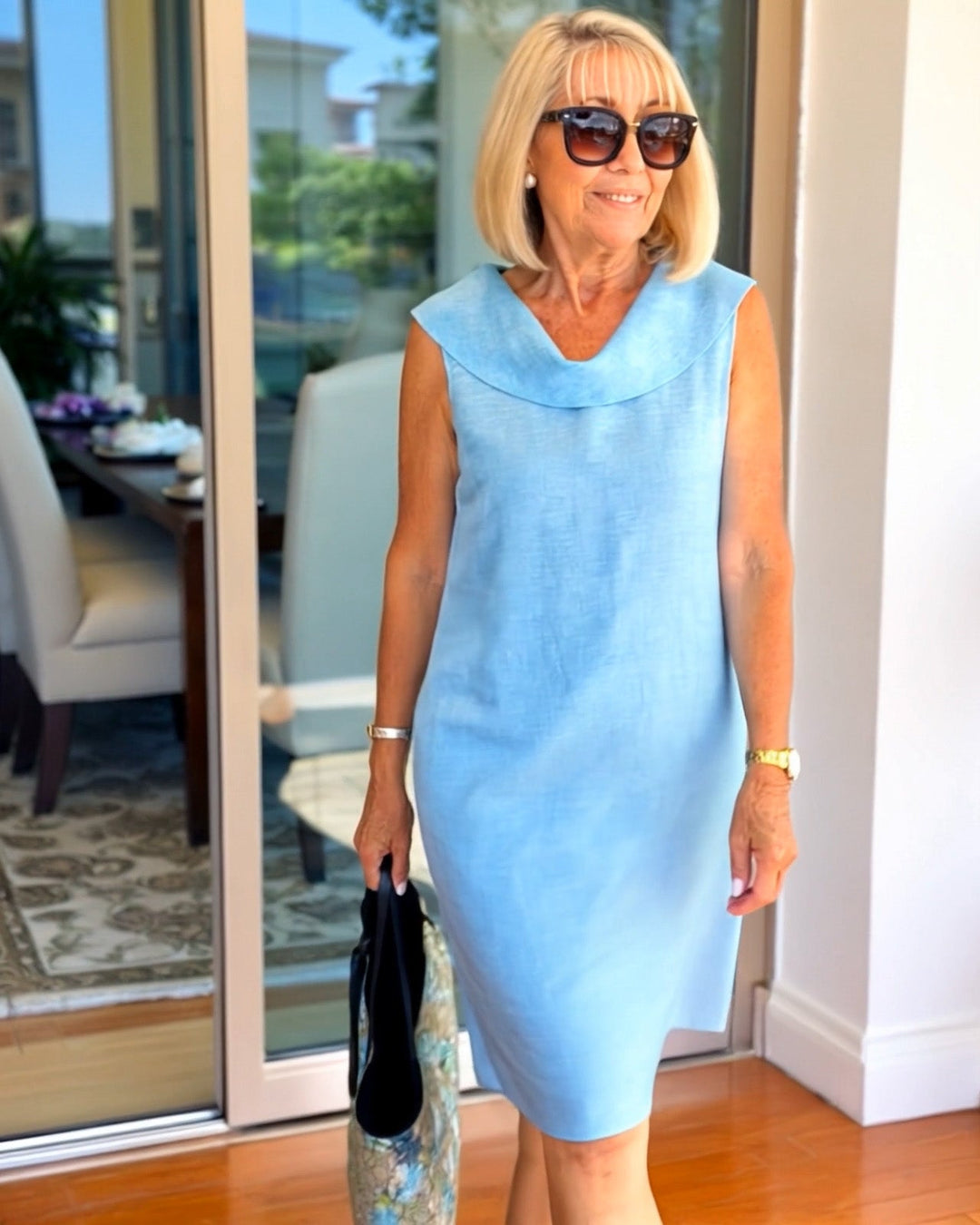 Mariella | Šaty z kvalitní mačkané látky s otevřeným límcem na zádech, společenské šaty