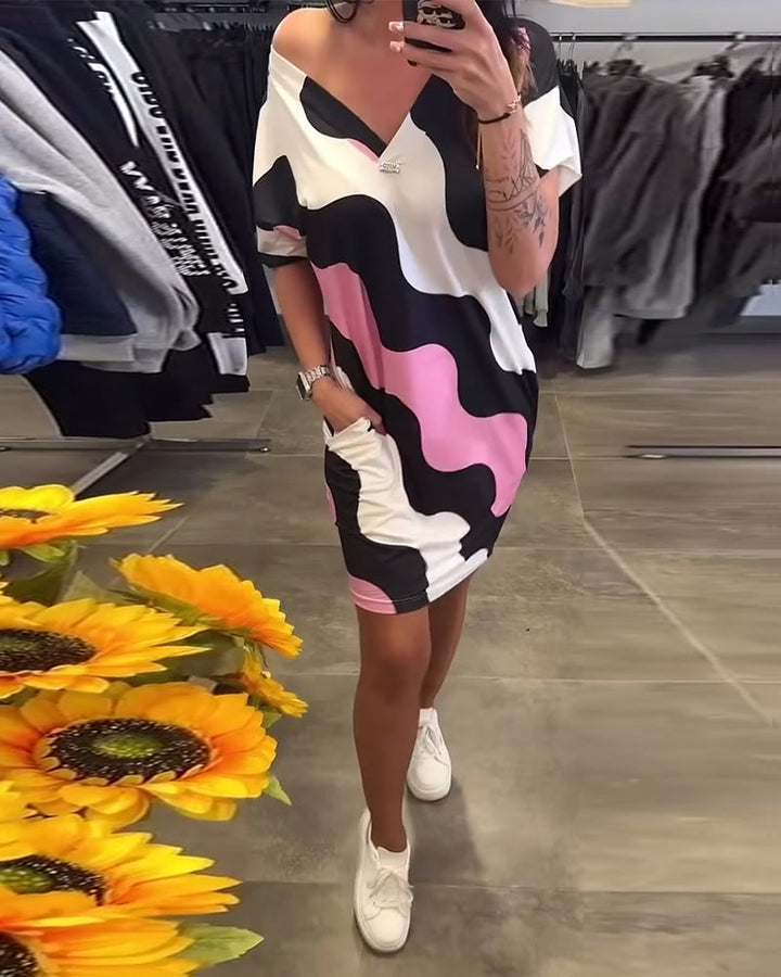 Karina | Šaty s potiskem vln a výstřihem do V